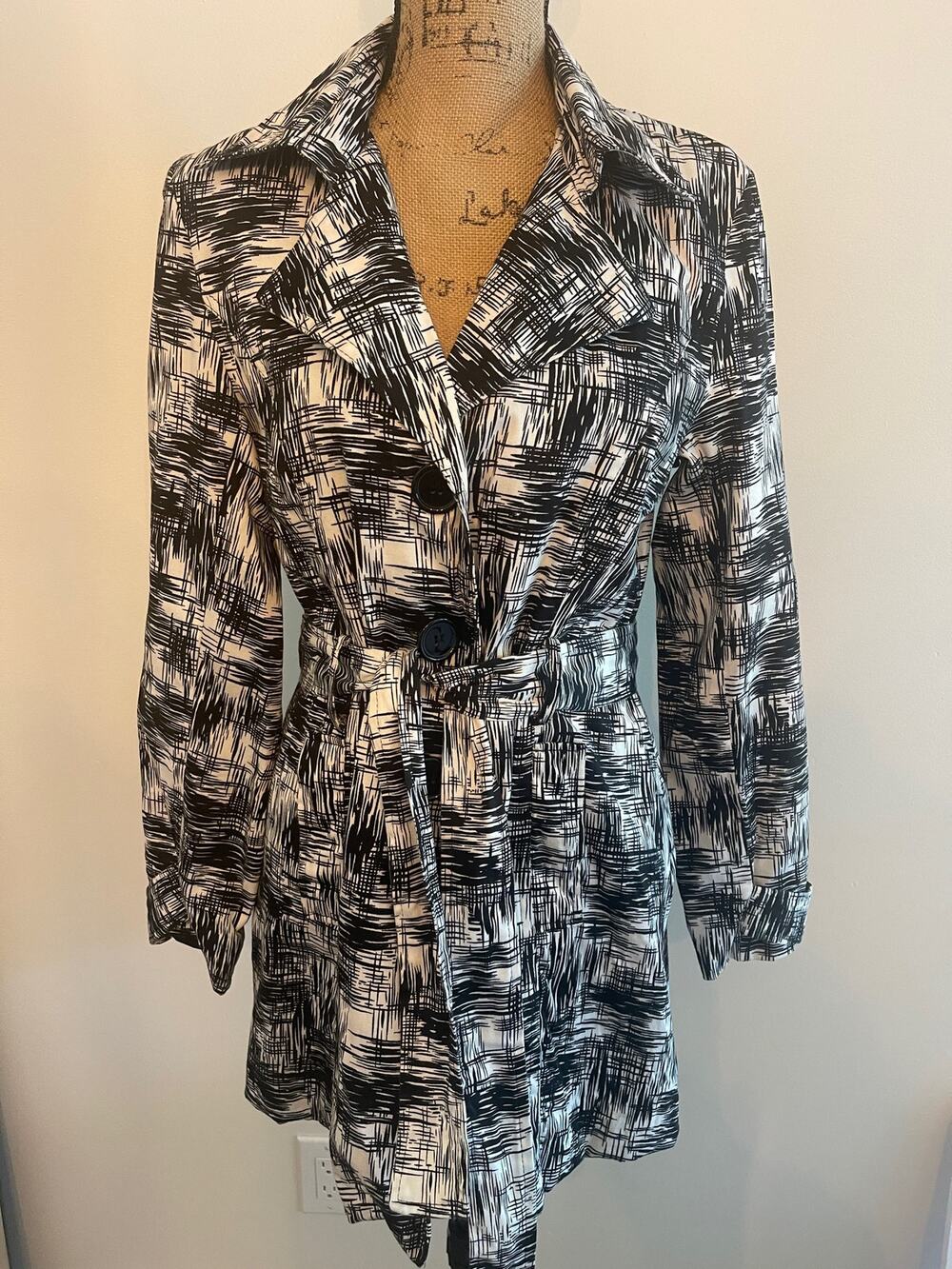Talie Black White Geometric Belted Trench Coat Size Medium
